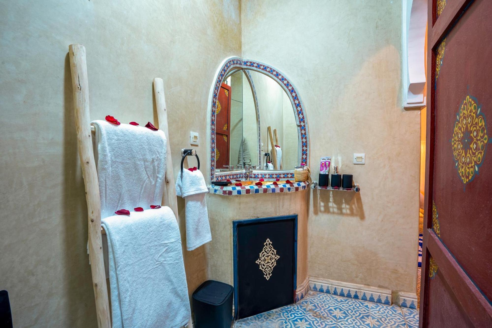 Riad Le Graff Pink มาร์ราเกช ภายนอก รูปภาพ