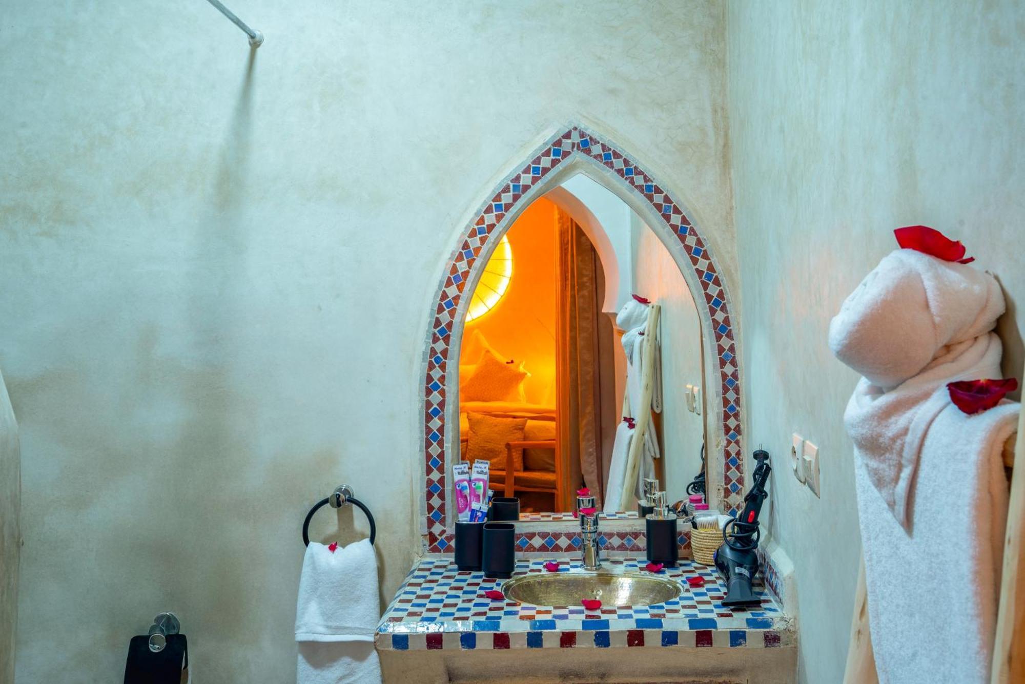 Riad Le Graff Pink มาร์ราเกช ภายนอก รูปภาพ