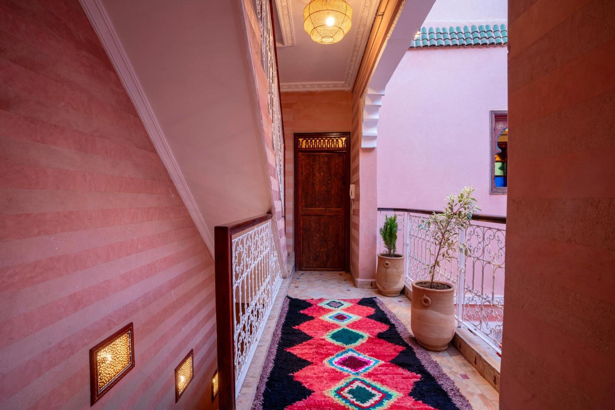 Riad Le Graff Pink มาร์ราเกช ภายนอก รูปภาพ