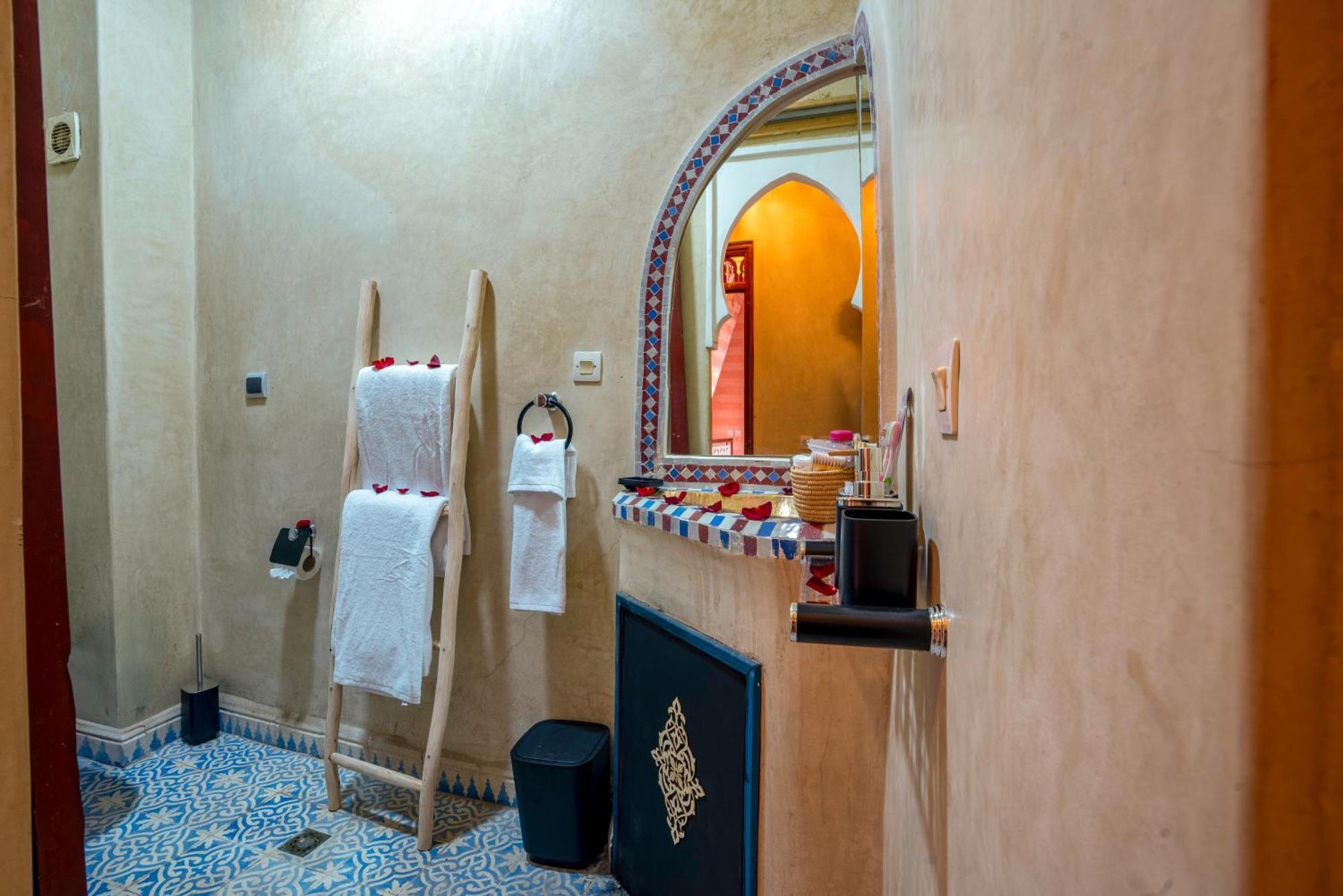 Riad Le Graff Pink มาร์ราเกช ภายนอก รูปภาพ